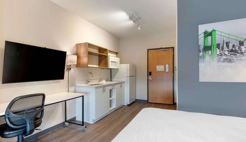 Standard Studio, 1 Queen Bed, Non Smoking, Refrigerator & Microwave