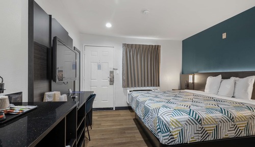 Standard Room, 1 King Bed, Non Smoking, Refrigerator & Microwave