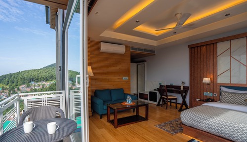 Luxury Room, 1 King Bed, Mountain View