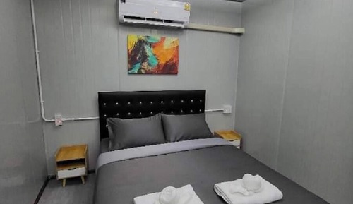 Basic Room, 1 Queen Bed