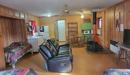 BUCK (No.1) Pet Friendly (Dog Run)
