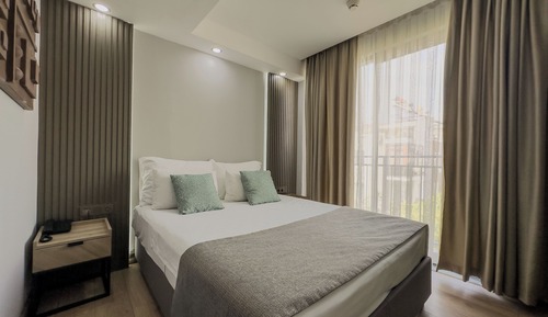 City Suite, Garden View