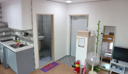 Room (8-person room (reservation possible f)