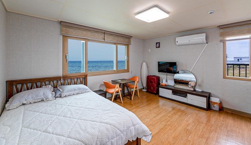 Basic Room, 1 Bedroom (Railrak)