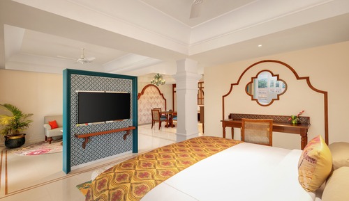 SeleQtions Suite King Bed