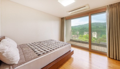 Basic Room, 2 Bedrooms (F3 - 23 (Random,pet))