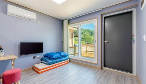 Room (Tulip)