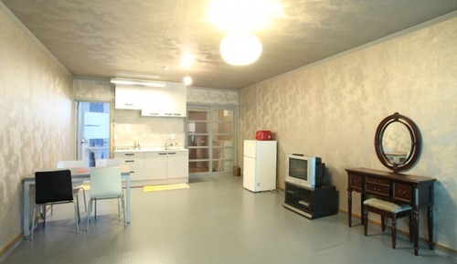 Room (Building E (bed room) -2)