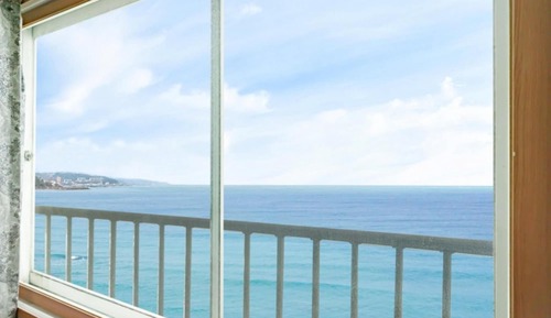 Room (Ocean Rose)