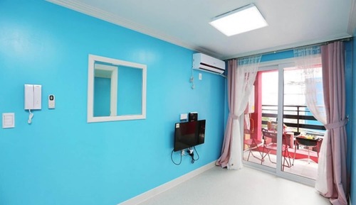 Room (R4-1 [Bed + Living Room (Two Room)])