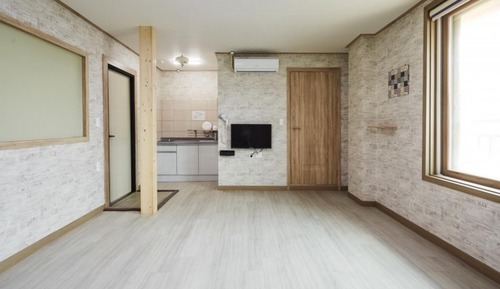 Room (304 bed studio)