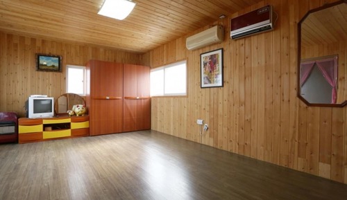 Room (Beauty (Studio Bed Unshared House))