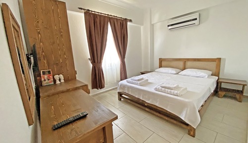 Standard Double Room, Garden View