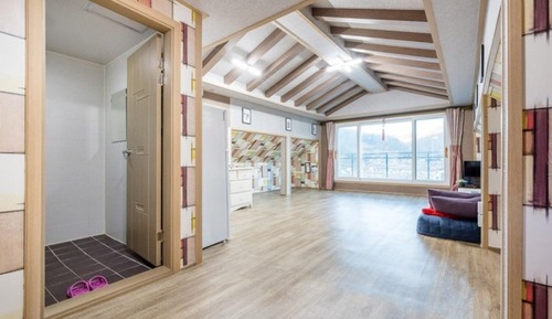 Room (Sky room)