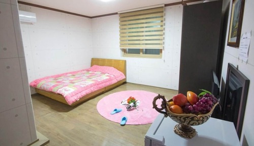 Room (Time Room 6)