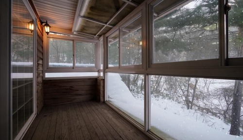 Room (ST room 201)