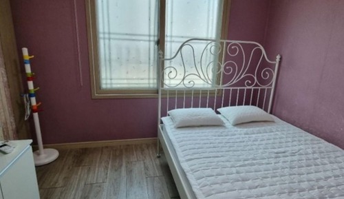 Room (Room 301 (Bedroom))