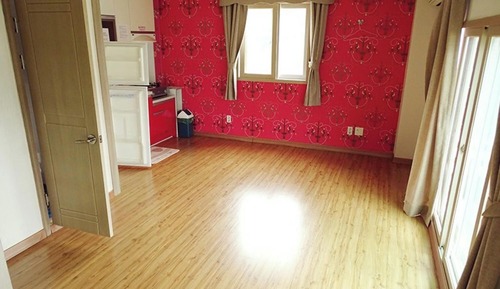 Room (Room 301)
