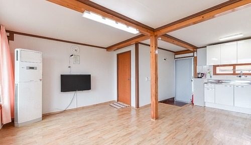 Room (Kind of oak)