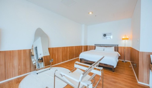 Room (Ocean Suite)