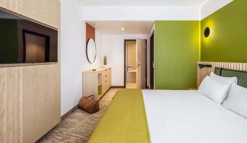 Junior Suite, 1 Queen Bed with Sofa bed