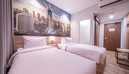 Sunny Day Room