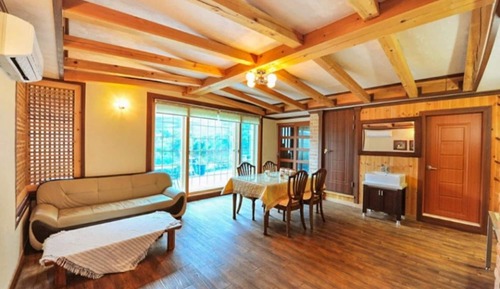 Room (Lupine)