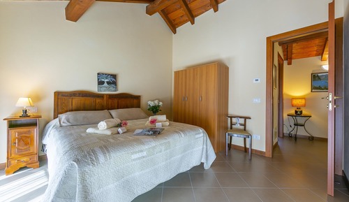 Family House, 1 Bedroom, Mountainside (Casa Baroni few min from Orta Lake)