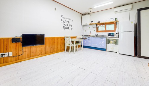 Basic Room, 1 Bedroom (Lavender)