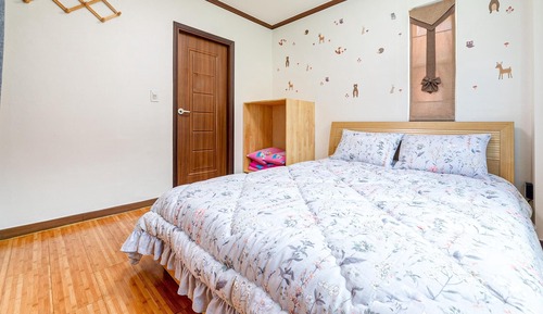 Basic Room, 1 Bedroom (Saffron)
