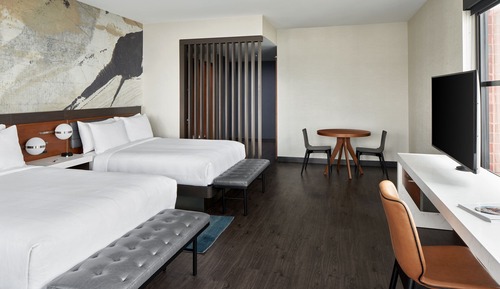 Deluxe Room, 2 Queen Beds, Corner