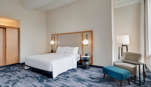 Standard Room, 1 King Bed (Hearing Accessible)
