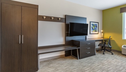 Standard Room, 1 King Bed, Accessible (Comm, Mobil, Accessible Tub)
