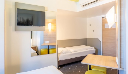 Triple Room