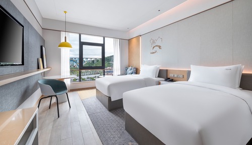 Standard Room, 2 Double Beds, Mountain View