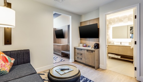 Suite, 1 King Bed