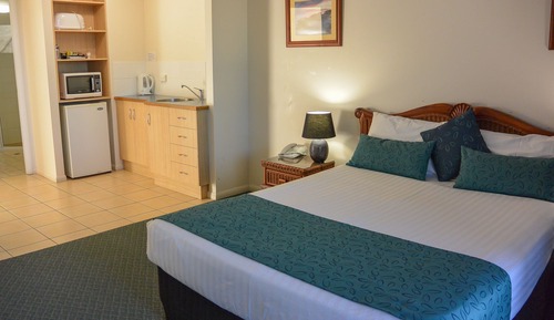 Premium Studio, 1 Queen Bed, Beach View