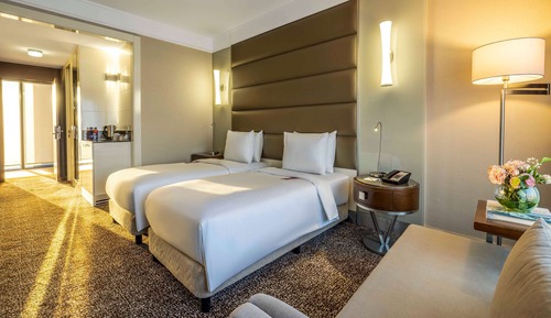 Executive Suite, 2 Twin Beds, Smoking
