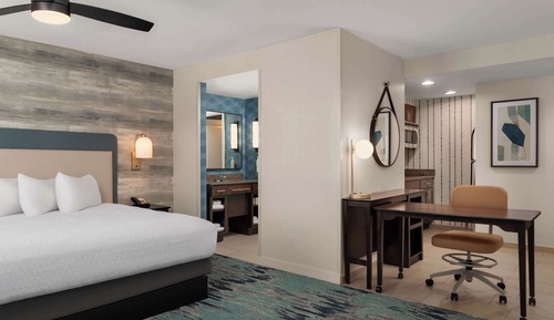 Studio, 1 King Bed, Accessible (Hearing)