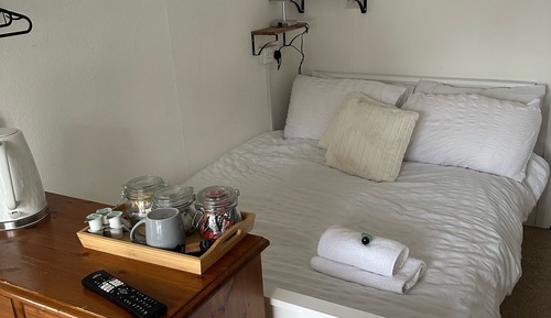 Basic Single Room, Ensuite