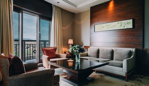 Junior Suite, 1 King Bed, Lake View (Premier)