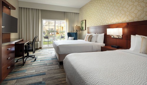 Room, 2 Queen Beds, Courtyard View