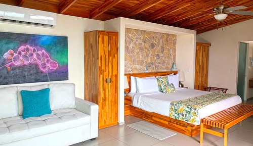 Luxury Suite, 1 King Bed with Sofa bed, Ocean View