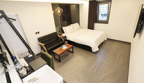 [Netflix] Royal Double Room