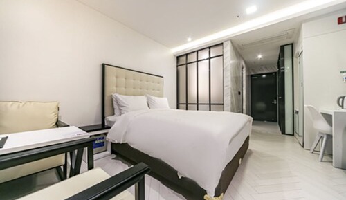 Deluxe Double Room (Breakfast for 2)