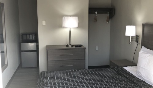 Standard Single Room, 1 Queen Bed