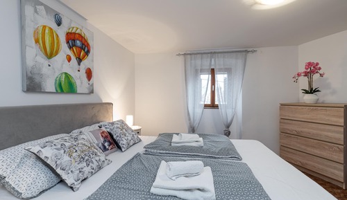 Family House, 2 Bedrooms, Mountainside (Rustic Hideaway Črni Kal)