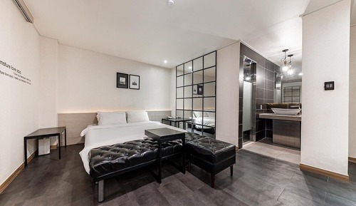 Room (Standard room)