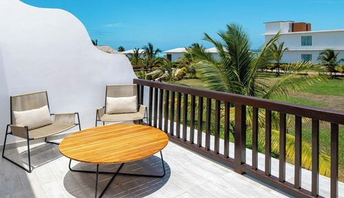 Deluxe Room, 1 King Bed, Non Smoking, Balcony