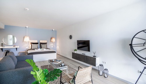 Deluxe Suite, Pool View